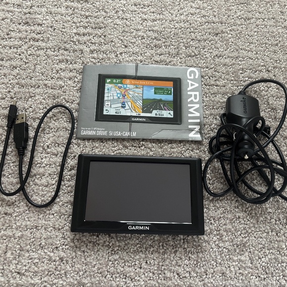 Garmin Drive 51LM  USA + Canada  GPS Navigator System - Picture 1 of 3